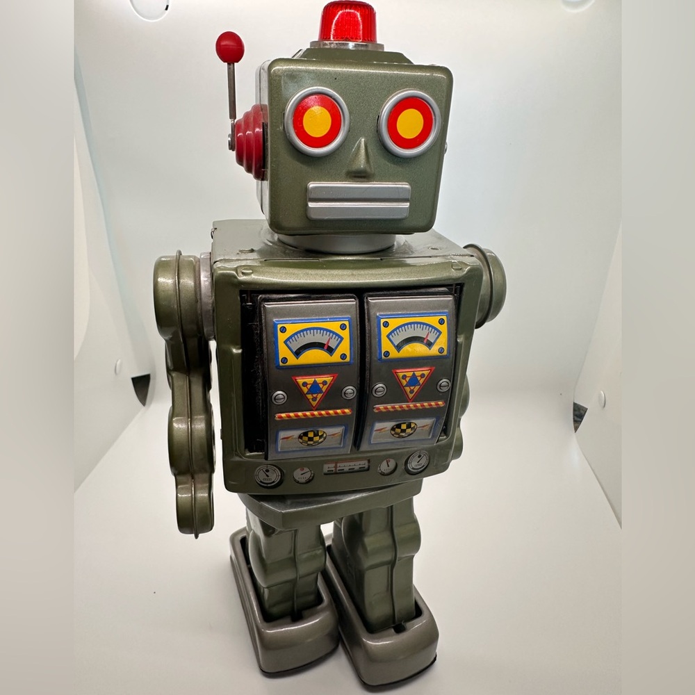 Metal antique robot